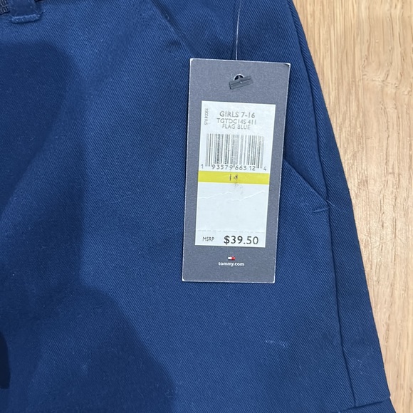 Tommy Hilfiger girls shorts - Size 14, belt included! - Picture 2 of 4